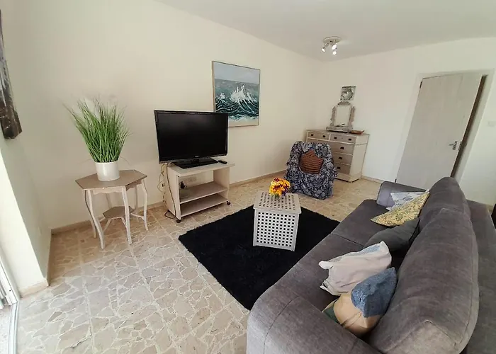 Seaview Cozy Stay In A Prime Sliema Location S6