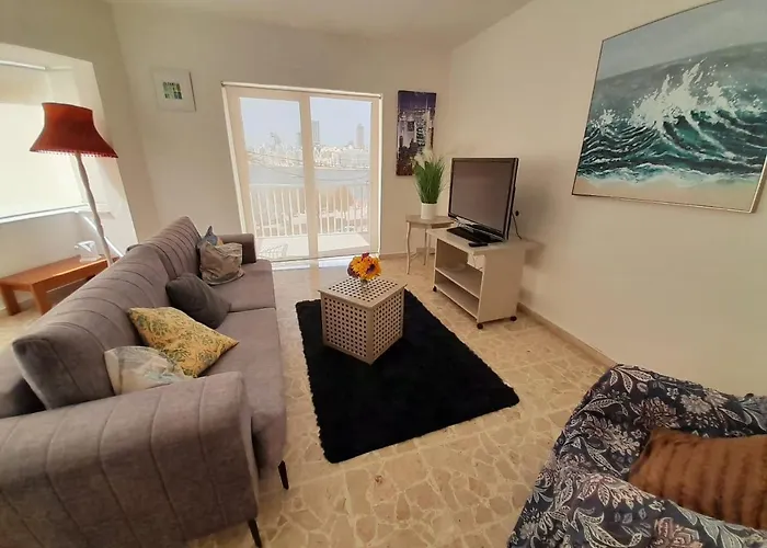 Seaview Cozy Stay In A Prime Sliema Location S6